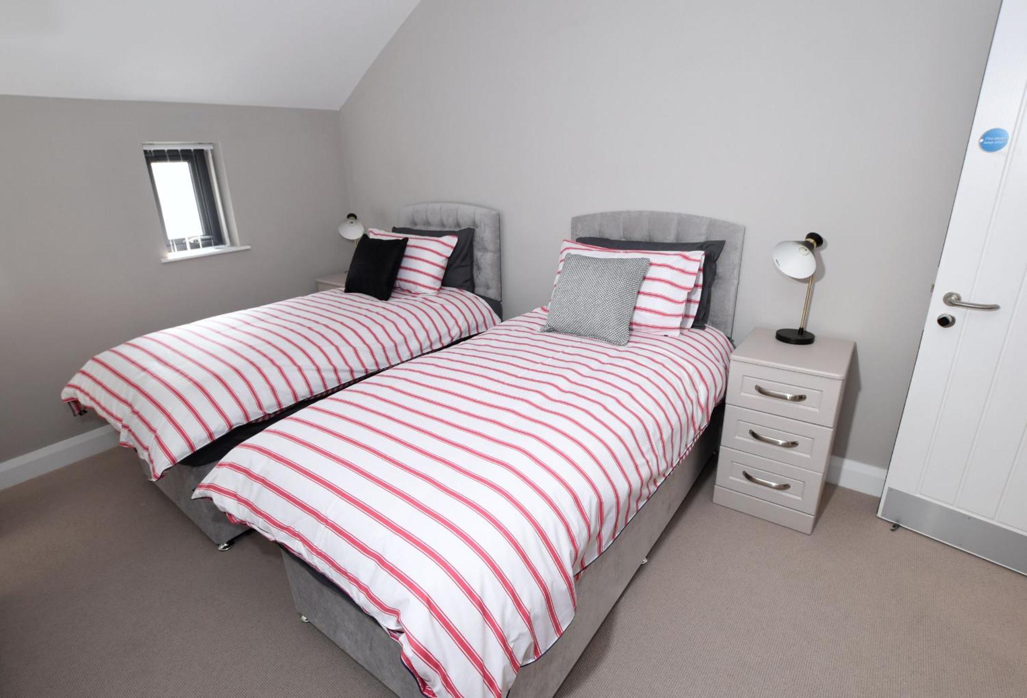 Homestead Hillsborough Guest Rooms Bilik gambar